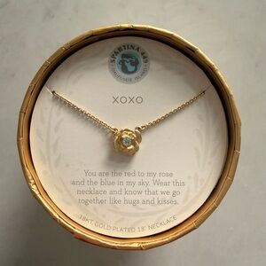 ✨ Sea La Vie “XOXO” Rose Necklace with Diamond – Gold ✨